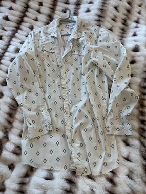 EUC Men’s Cowkid Clothing Co size large pearl snap